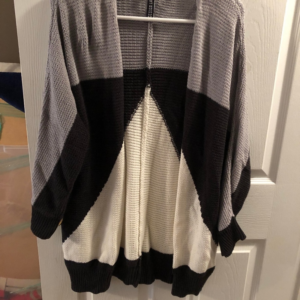 Design Lab Cardigan - Picture 3 of 3